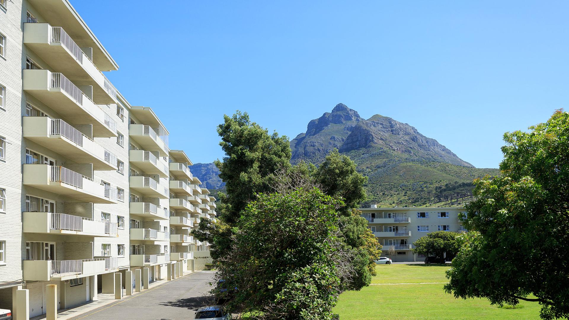Forest Hill - building