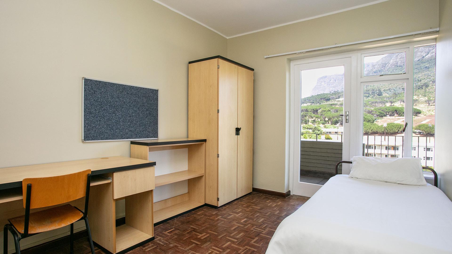 Forest Hill - room